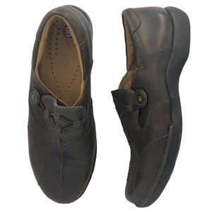 Clarks Slip On Brown Loafers Shoes 6.5